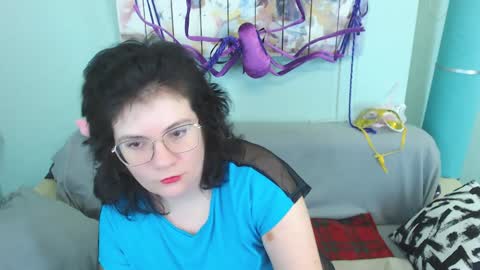 Snapshot of everly_rays chatting on 12-06-24, 09:21 Everly online show from 12-06-24, 09:21