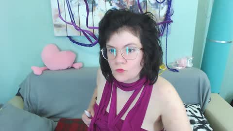 Snapshot of everly_rays chatting on 12-08-24, 01:02 Everly online show from 12-08-24, 01:02