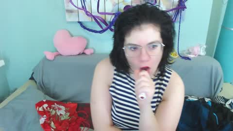 Snapshot of everly_rays chatting on 12-10-24, 04:24 Everly online show from 12-10-24, 04:24