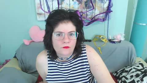 Snapshot of everly_rays chatting on 12-11-24, 06:58 Everly online show from 12-11-24, 06:58