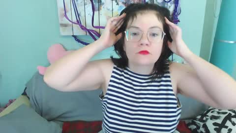 Snapshot of everly_rays chatting on 12-15-24, 03:02 Everly online show from 12-15-24, 03:02