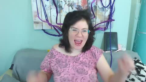 Snapshot of everly_rays chatting on 12-24-24, 02:01 Everly online show from 12-24-24, 02:01