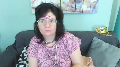 Snapshot of everly_rays chatting on 01-11-25, 11:02 Everly online show from 01-11-25, 11:02