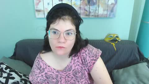 Snapshot of everly_rays chatting on 02-06-25, 12:05 Everly online show from 02-06-25, 12:05