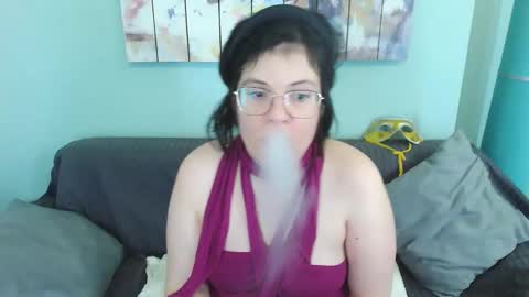 Snapshot of everly_rays chatting on 02-09-25, 08:13 Everly online show from 02-09-25, 08:13