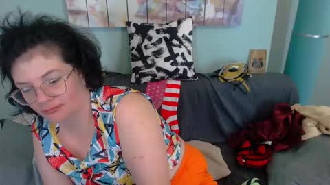 Snapshot of everly_rays chatting on 09-12-25, 10:32 Everly online show from 09-12-25, 10:32