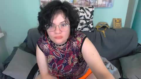 Snapshot of everly_rays chatting on 09-19-25, 06:08 Everly online show from 09-19-25, 06:08