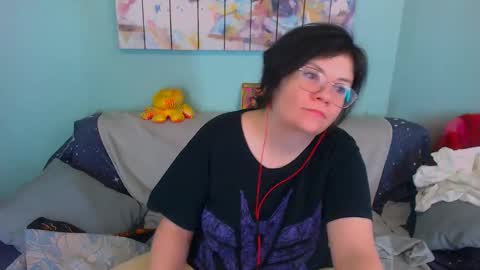 Snapshot of everly_rays chatting on 02-15-26, 05:37 Everly online show from 02-15-26, 05:37