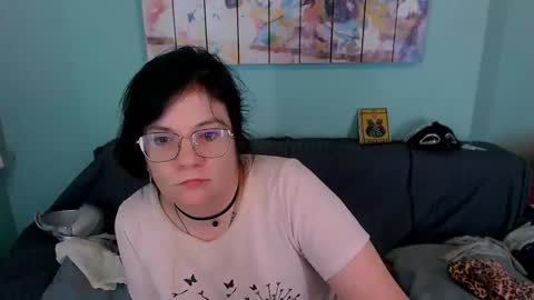 Snapshot of everly_rays chatting on 03-10-26, 12:15 Everly online show from 03-10-26, 12:15