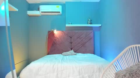 Sophia online show from 10-06-25, 07:44