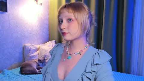 Snapshot of eves_eyes chatting on 11-15-25, 09:28 Forget me not eve on CB online show from 11-15-25, 09:28