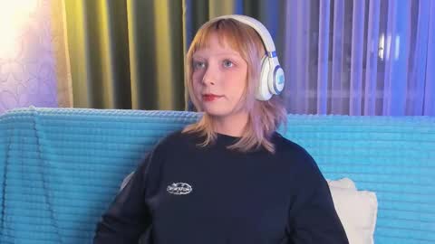 Snapshot of eves_eyes chatting on 11-16-25, 05:13 Forget me not eve on CB online show from 11-16-25, 05:13