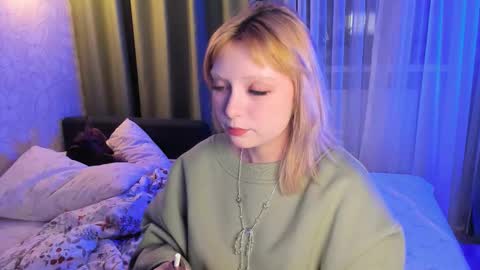 Forget me not eve on CB online show from 11-21-25, 02:38