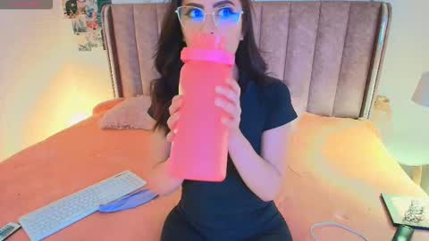 Evette online show from 03-23-26, 12:14