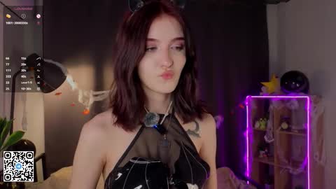 Naomi online show from 11-01-25, 06:21