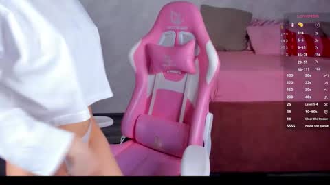 Snapshot of evi_mayy chatting on 03-26-26, 01:55 Evi online show from 03-26-26, 01:55