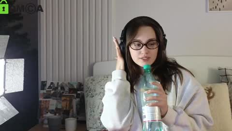 evi_woow online show from 01-04-25, 08:16