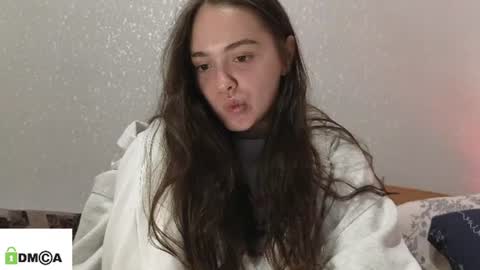 evi_woow online show from 06-18-26, 09:30