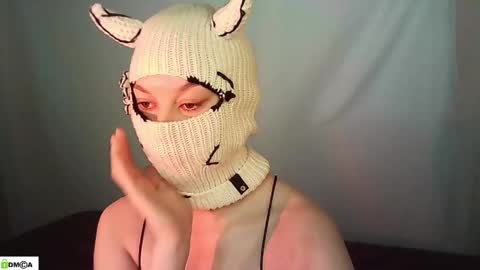 Snapshot of evie_muna chatting on 05-07-26, 02:28 Renesme White Im here from Monday to Friday online show from 05-07-26, 02:28