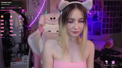 Evie online show from 03-06-25, 11:20