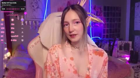 Evie online show from 11-12-25, 09:25