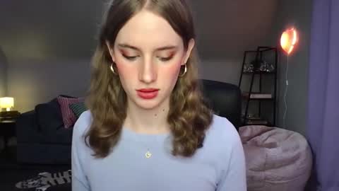 Snapshot of eviecam chatting on 02-20-25, 11:32 Evie3 online show from 02-20-25, 11:32