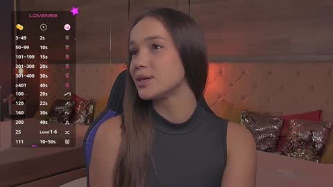 Snapshot of eviegreens chatting on 02-21-25, 10:59 Evie online show from 02-21-25, 10:59