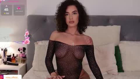 Snapshot of evierosie chatting on 11-22-25, 01:43 Evie online show from 11-22-25, 01:43