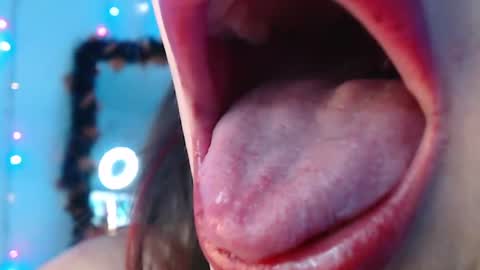 Snapshot of evolethmontenegros chatting on 12-03-24, 07:10 Evoleth online show from 12-03-24, 07:10