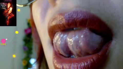 Snapshot of evolethmontenegros chatting on 12-23-24, 10:10 Evoleth online show from 12-23-24, 10:10