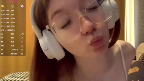 Snapshot of evonnesilvestre chatting on 09-12-25, 09:09 Eva online show from 09-12-25, 09:09