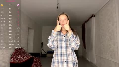 Snapshot of evonnesilvestre chatting on 09-18-25, 03:14 Eva online show from 09-18-25, 03:14