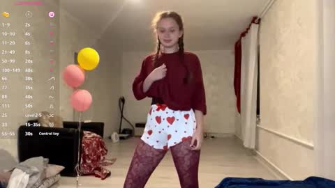 Snapshot of evonnesilvestre chatting on 09-24-25, 03:15 Eva online show from 09-24-25, 03:15