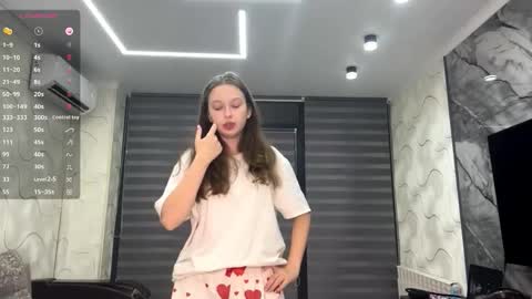 Snapshot of evonnesilvestre chatting on 11-01-25, 03:14 Eva online show from 11-01-25, 03:14