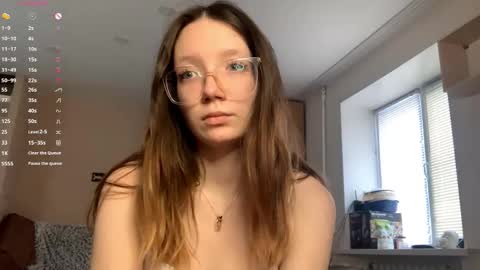 Snapshot of evonnesilvestre chatting on 12-16-25, 07:13 Eva online show from 12-16-25, 07:13