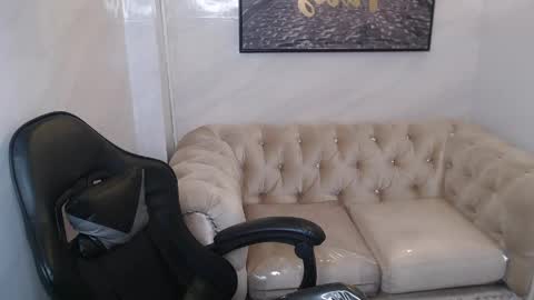 Hi Stream 1000pm to 600am online show from 05-12-26, 09:01