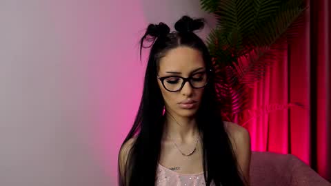 Snapshot of evyymoon chatting on 02-05-26, 07:46 evyymoon online show from 02-05-26, 07:46