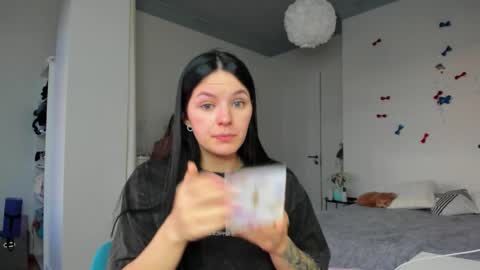 ewelynscott online show from 02-05-26, 02:43