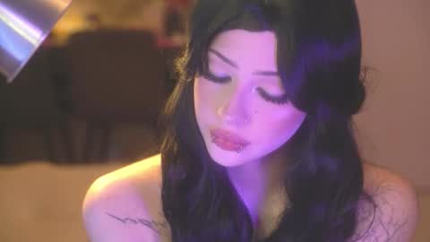 Snapshot of ex_angel chatting on 11-04-25, 05:23 Alyson online show from 11-04-25, 05:23