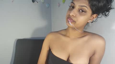 tiara online show from 05-13-26, 08:01