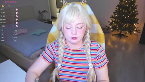 Snapshot of exhoneyangel chatting on 12-26-24, 11:43 Amy online show from 12-26-24, 11:43