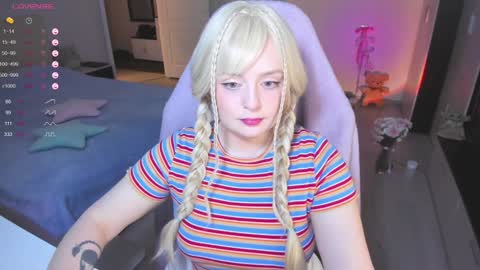 Snapshot of exhoneyangel chatting on 01-30-25, 10:50 Amy online show from 01-30-25, 10:50