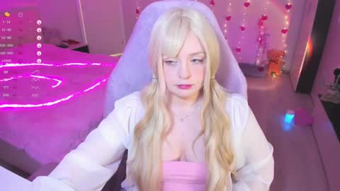 Snapshot of exhoneyangel chatting on 03-10-25, 12:26 Amy online show from 03-10-25, 12:26