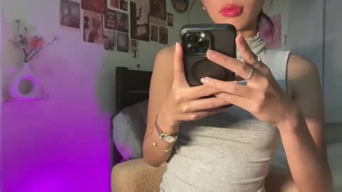 Angela online show from 09-28-25, 01:05