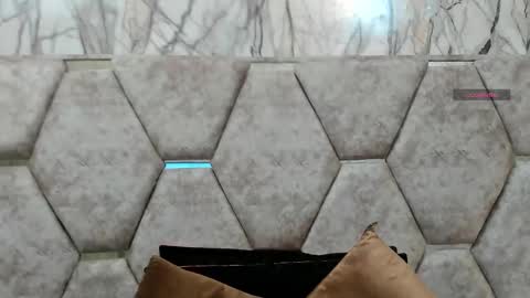 Snapshot of exotic_ebony_ chatting on 10-18-25, 07:25 Alison online show from 10-18-25, 07:25