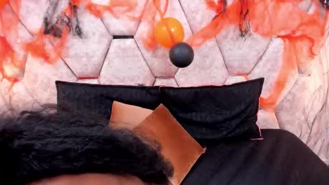 Snapshot of exotic_ebony_ chatting on 10-24-25, 07:54 Alison online show from 10-24-25, 07:54