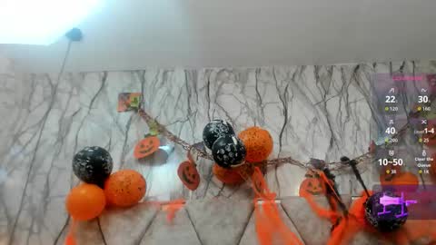 Snapshot of exotic_ebony_ chatting on 10-26-25, 07:09 Alison online show from 10-26-25, 07:09