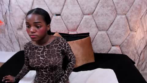 Snapshot of exotic_ebony_ chatting on 11-03-25, 07:04 Alison online show from 11-03-25, 07:04