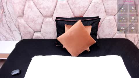 Snapshot of exotic_ebony_ chatting on 11-29-25, 07:28 Alison online show from 11-29-25, 07:28