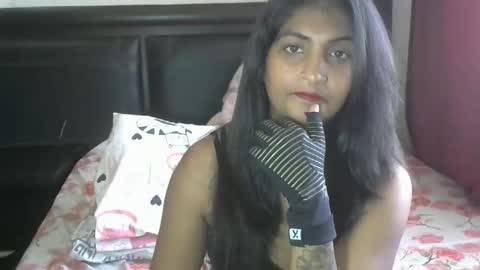 Snapshot of exotic_queen01 chatting on 06-01-26, 10:06 Amber online show from 06-01-26, 10:06